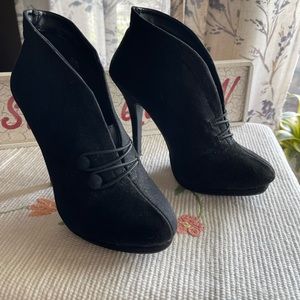 Super Cute Black “Suede Like” Heels